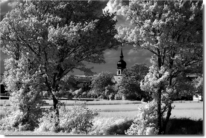 Die evangelische Kirche von Rdelsee...